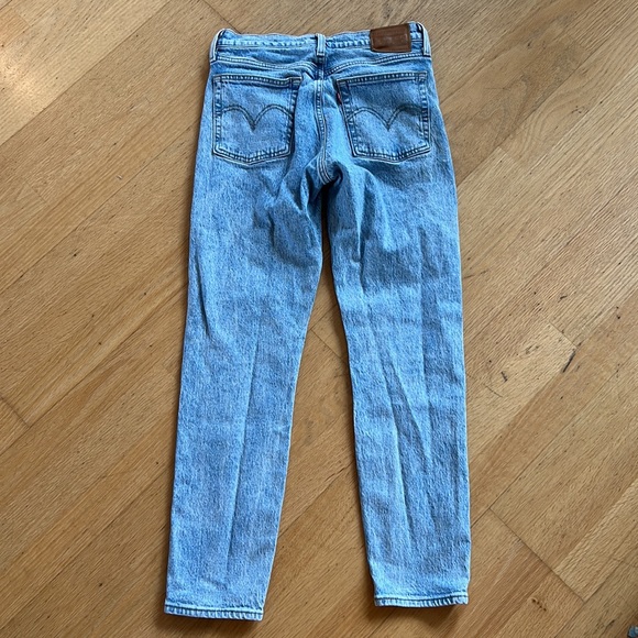 Levi’s - Picture 3 of 3